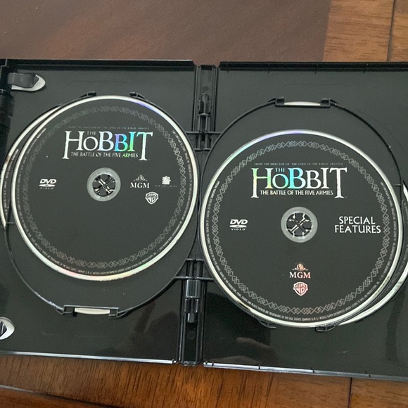 The Hobbit motion picture trilogy DVD set - Picture 4 of 5